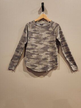 SO Women's Medium Gray Camo Long Sleeve Pullover Sweatshirt Soft Cozy